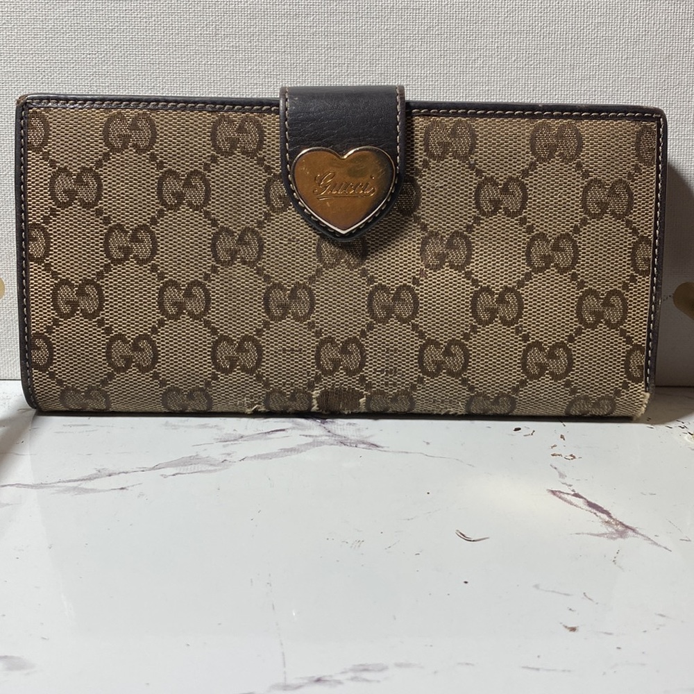 Authentic Gucci Long Heart Wallet